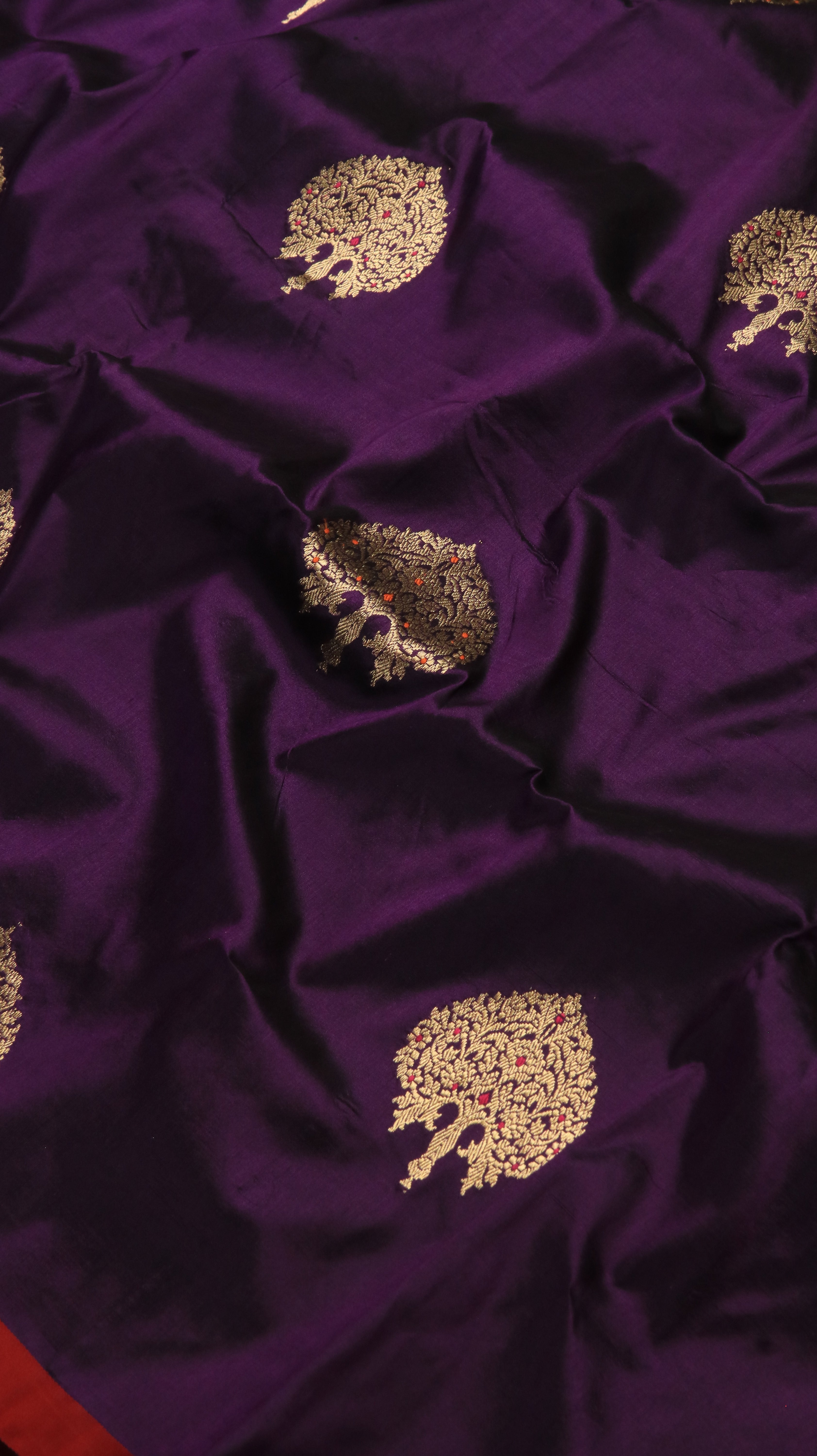 Violet Empress | Banarasi