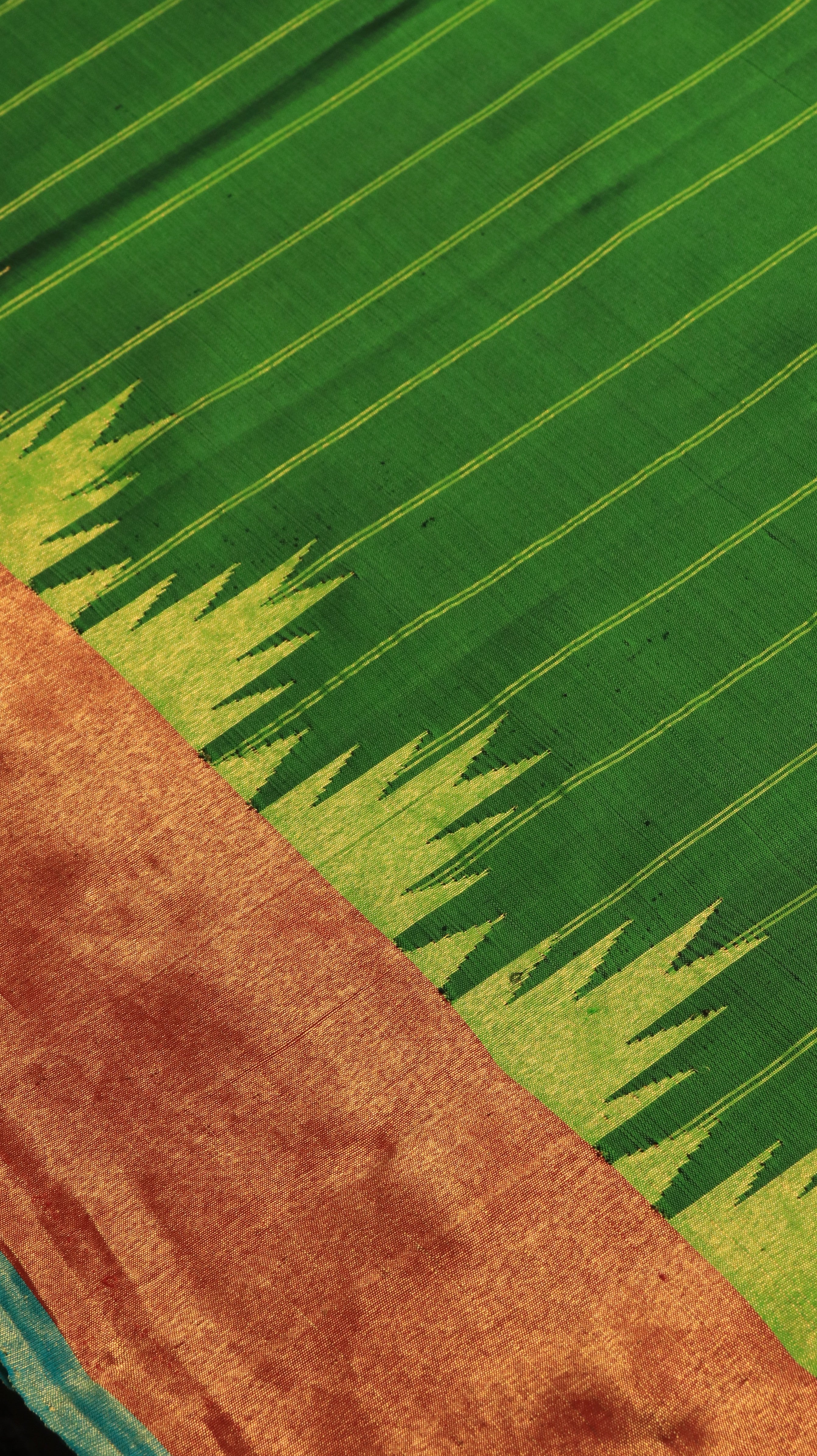Emerald Ember | Gadwal