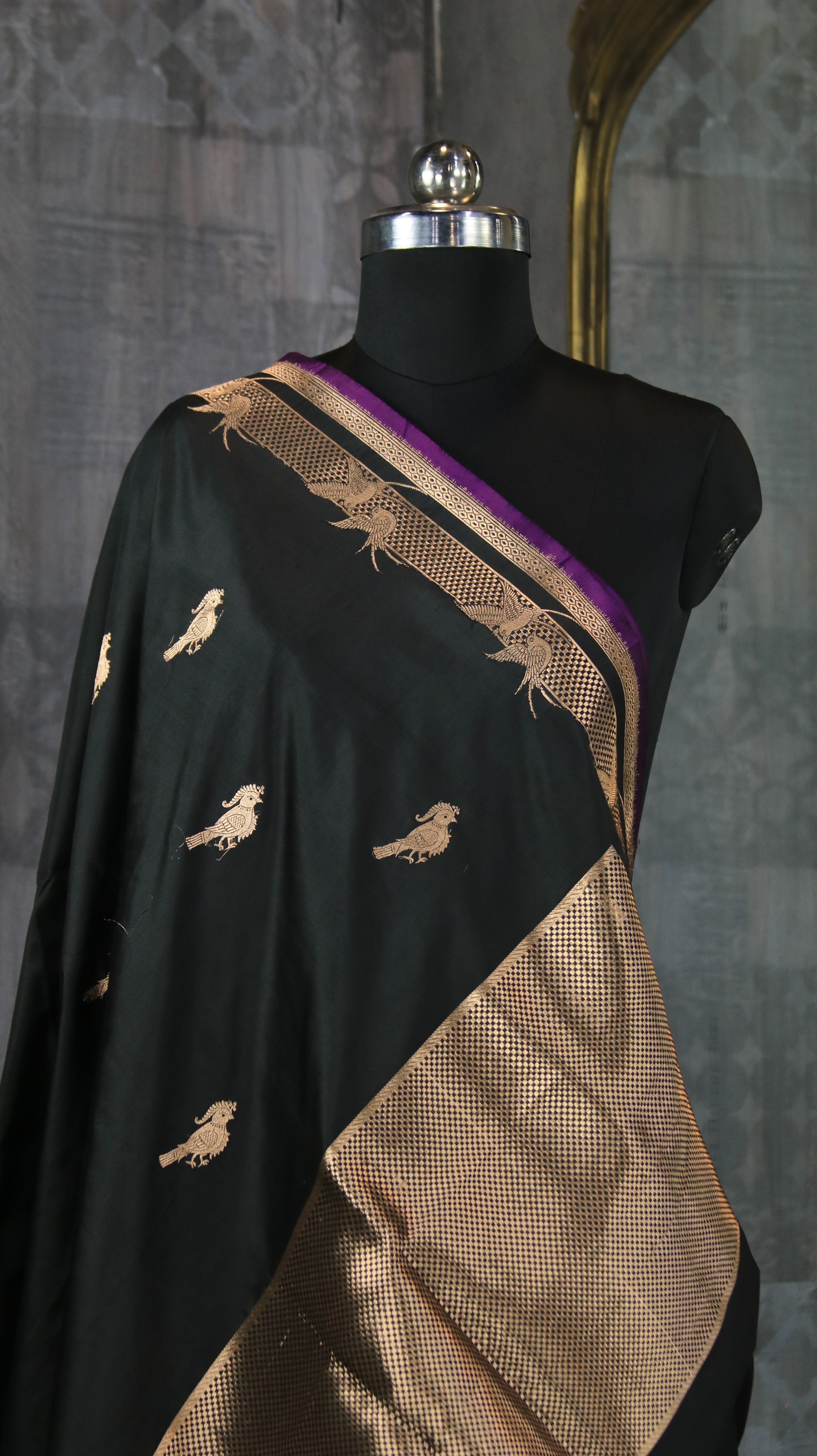 Sable Empress | Banarasi