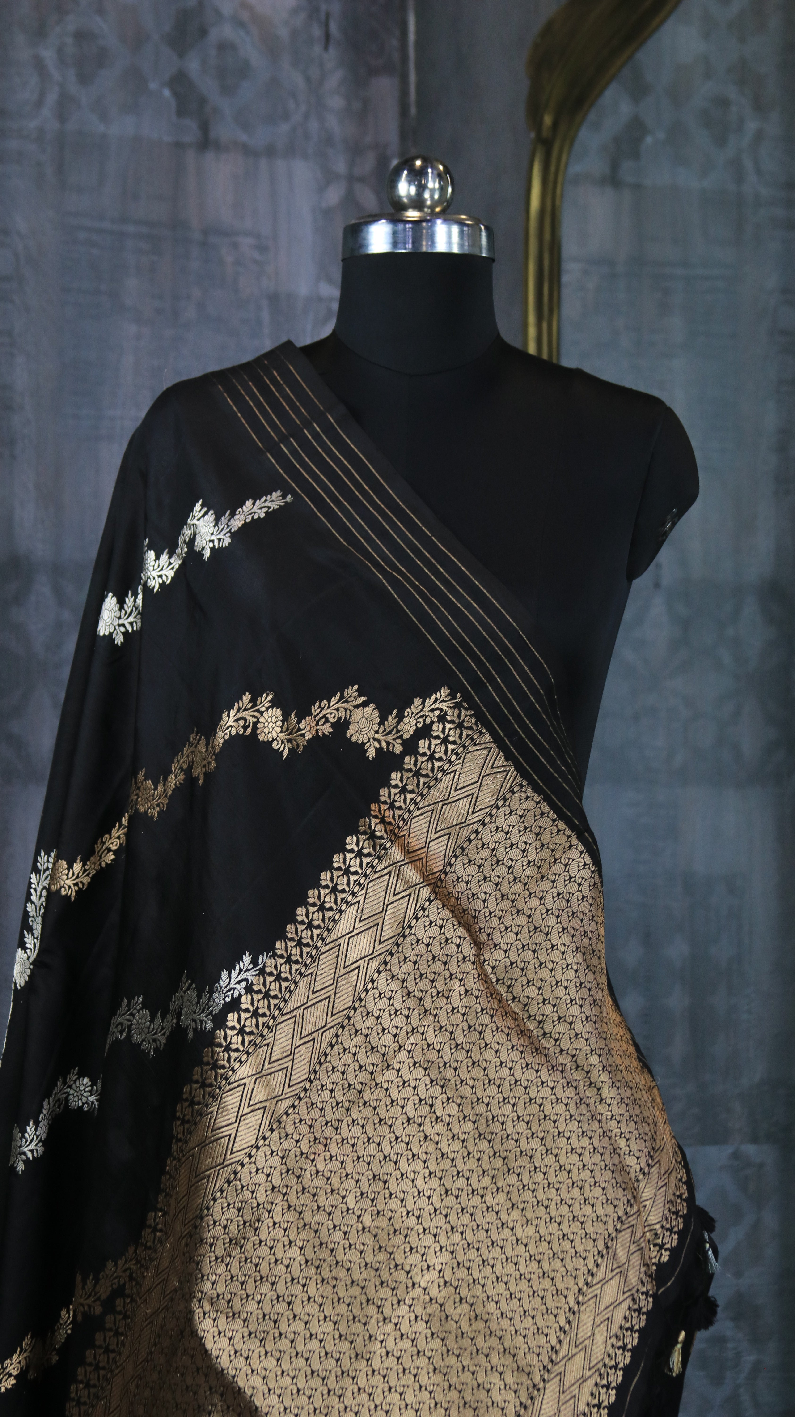Midnight Aureum | Banarasi