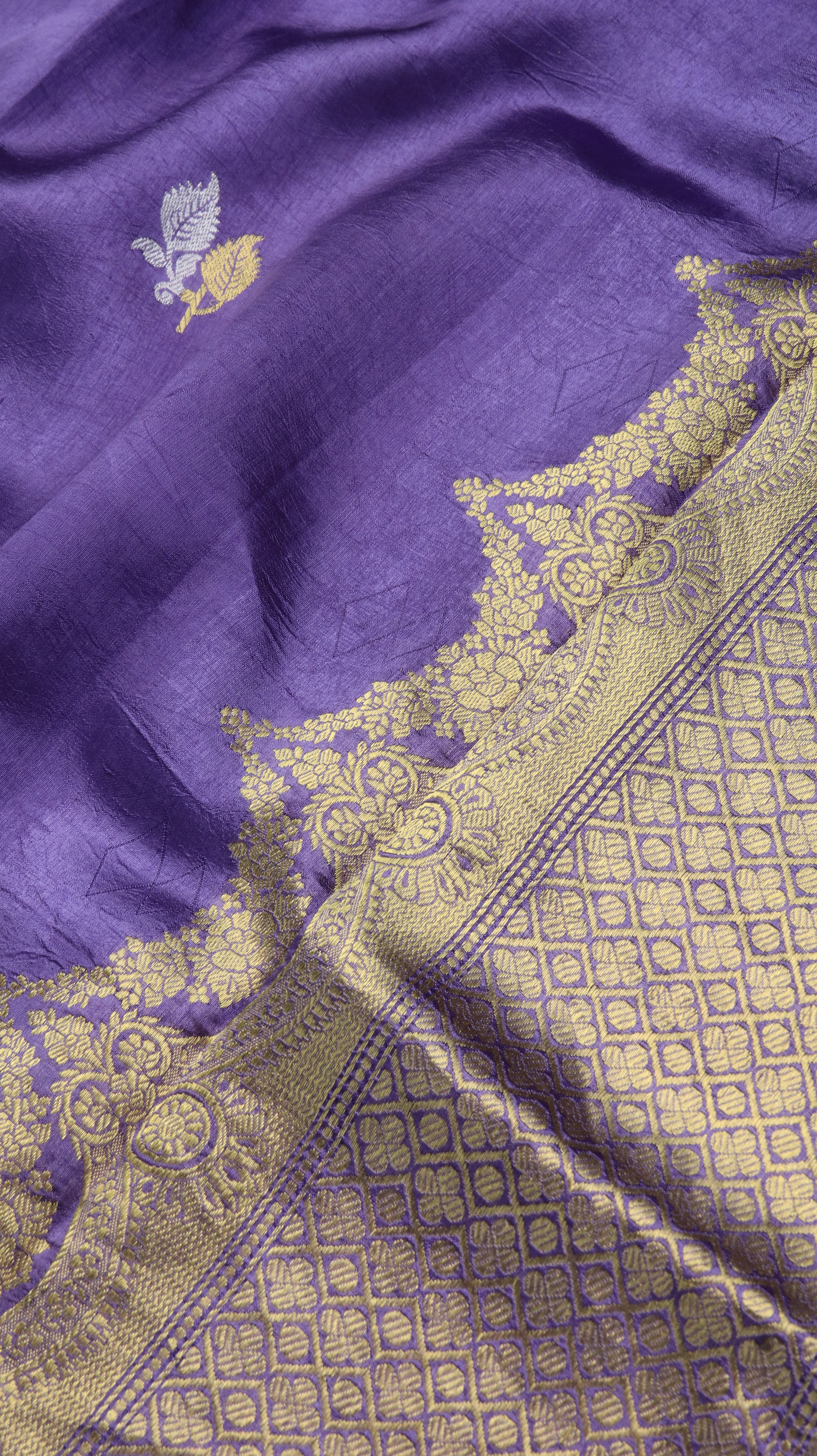 Lilac Empress | Banarasi
