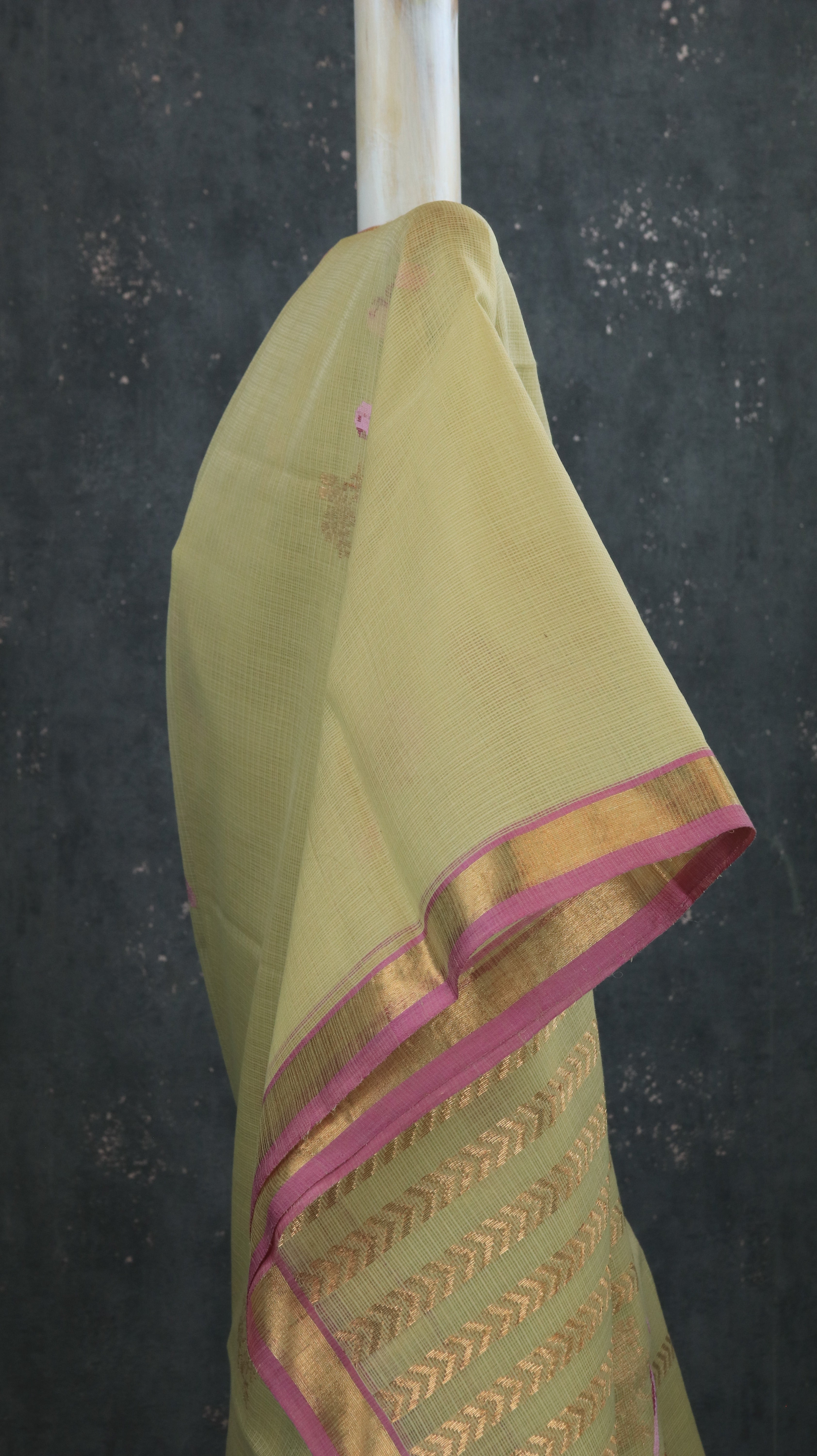 Mrinalini | Zari Kota
