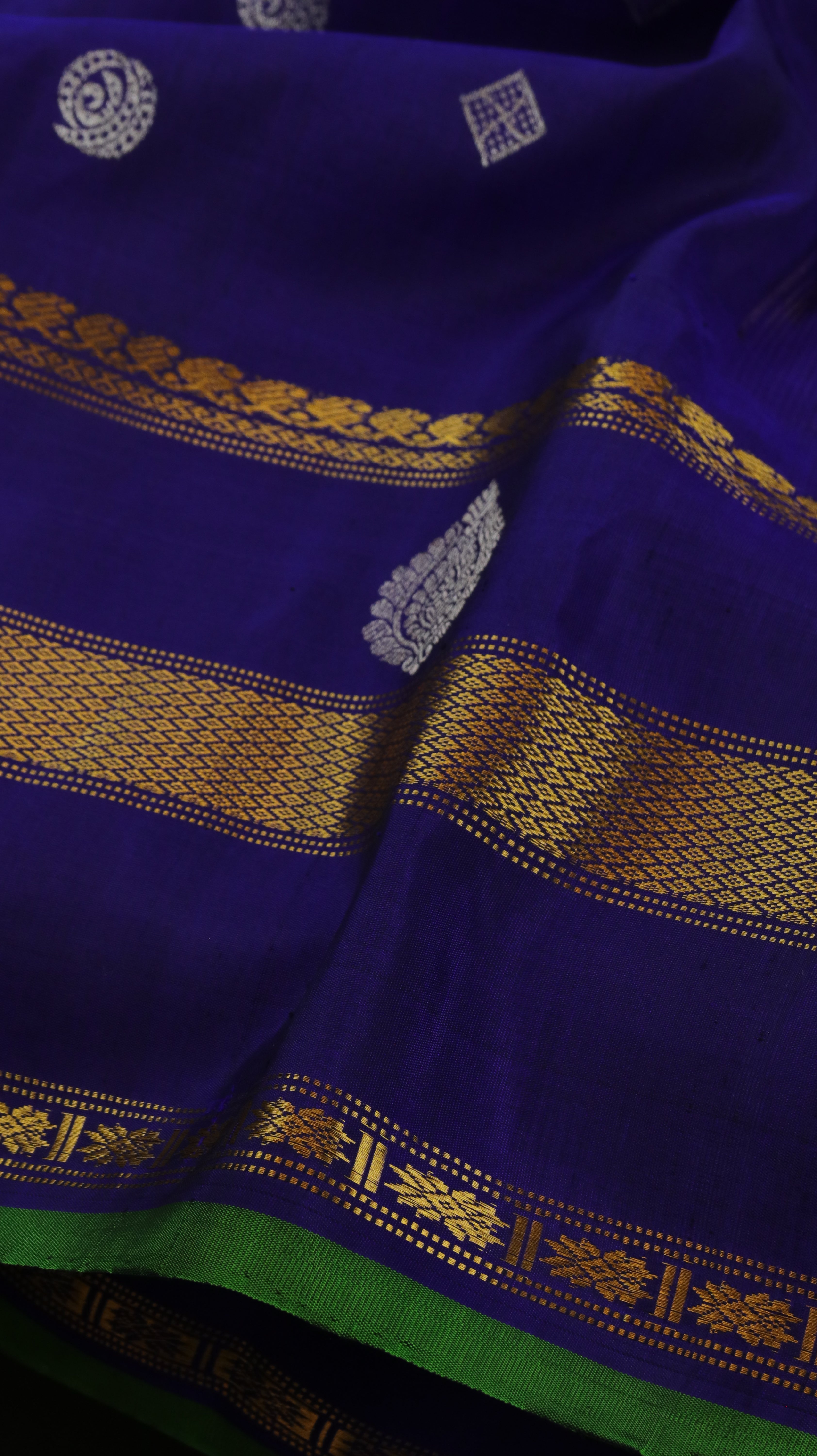 Nila ratna | Gadwal