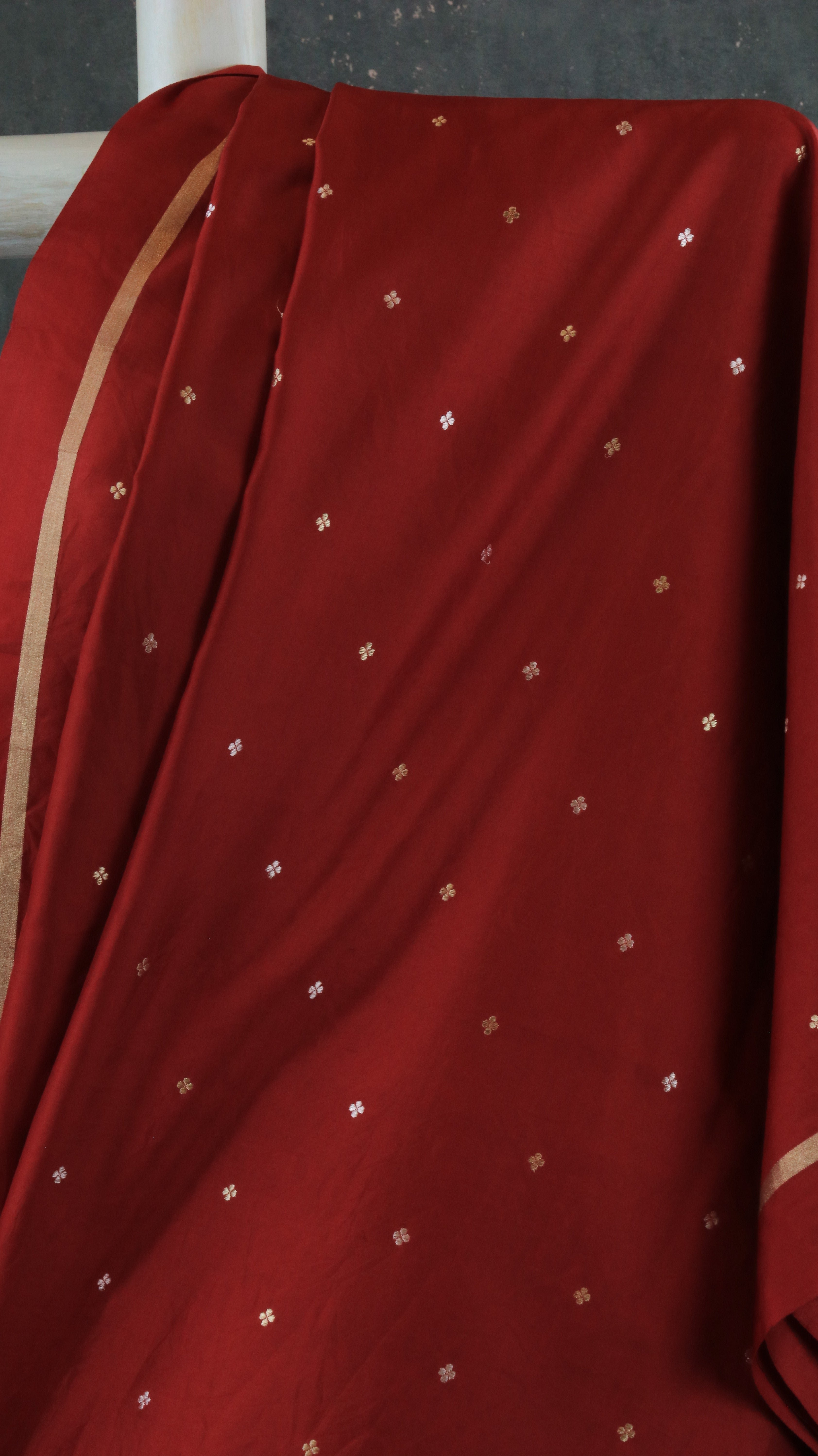 Crimson Eleganza | Banarasi