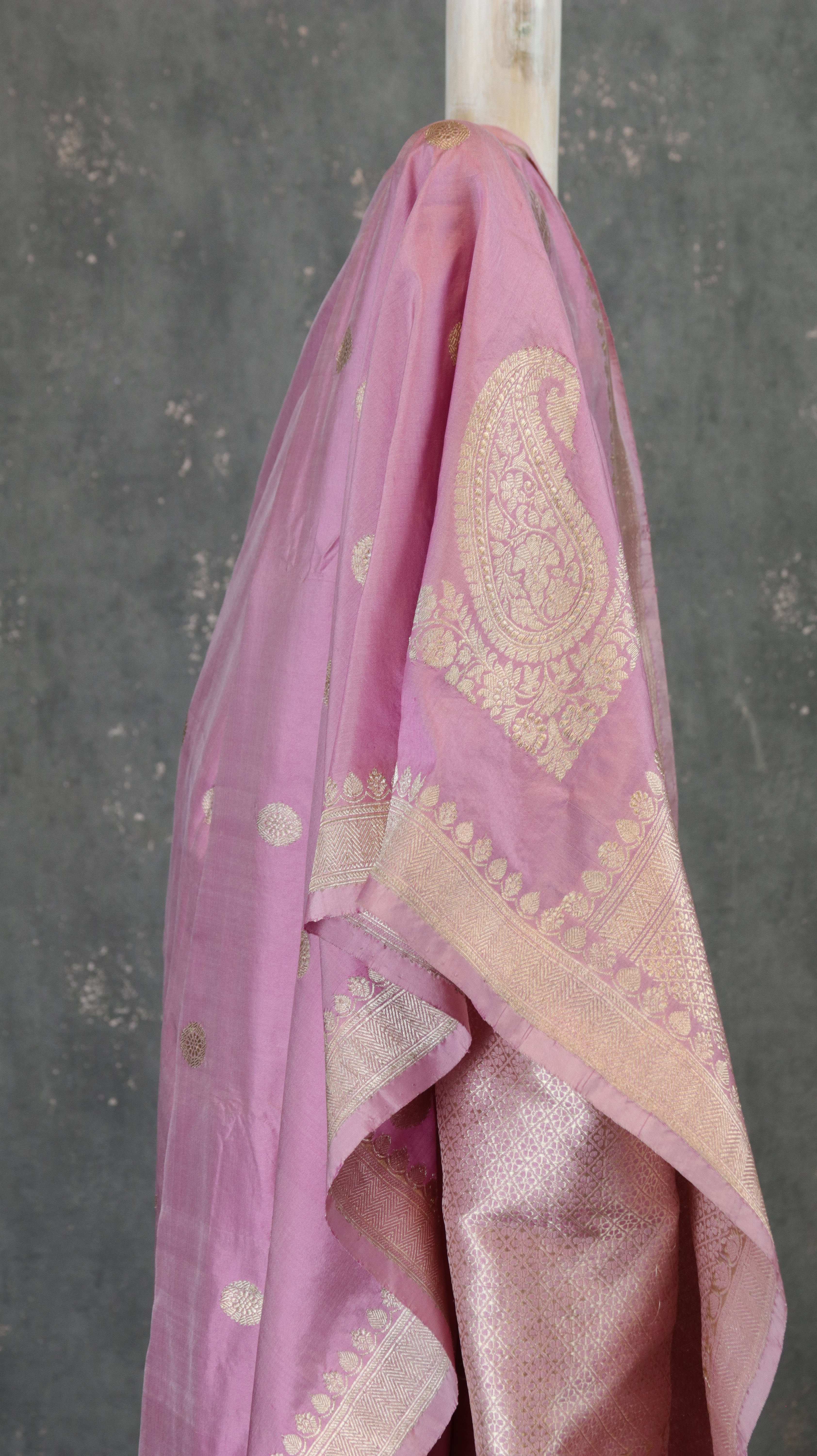 Gulabi Noor |  Banarasi