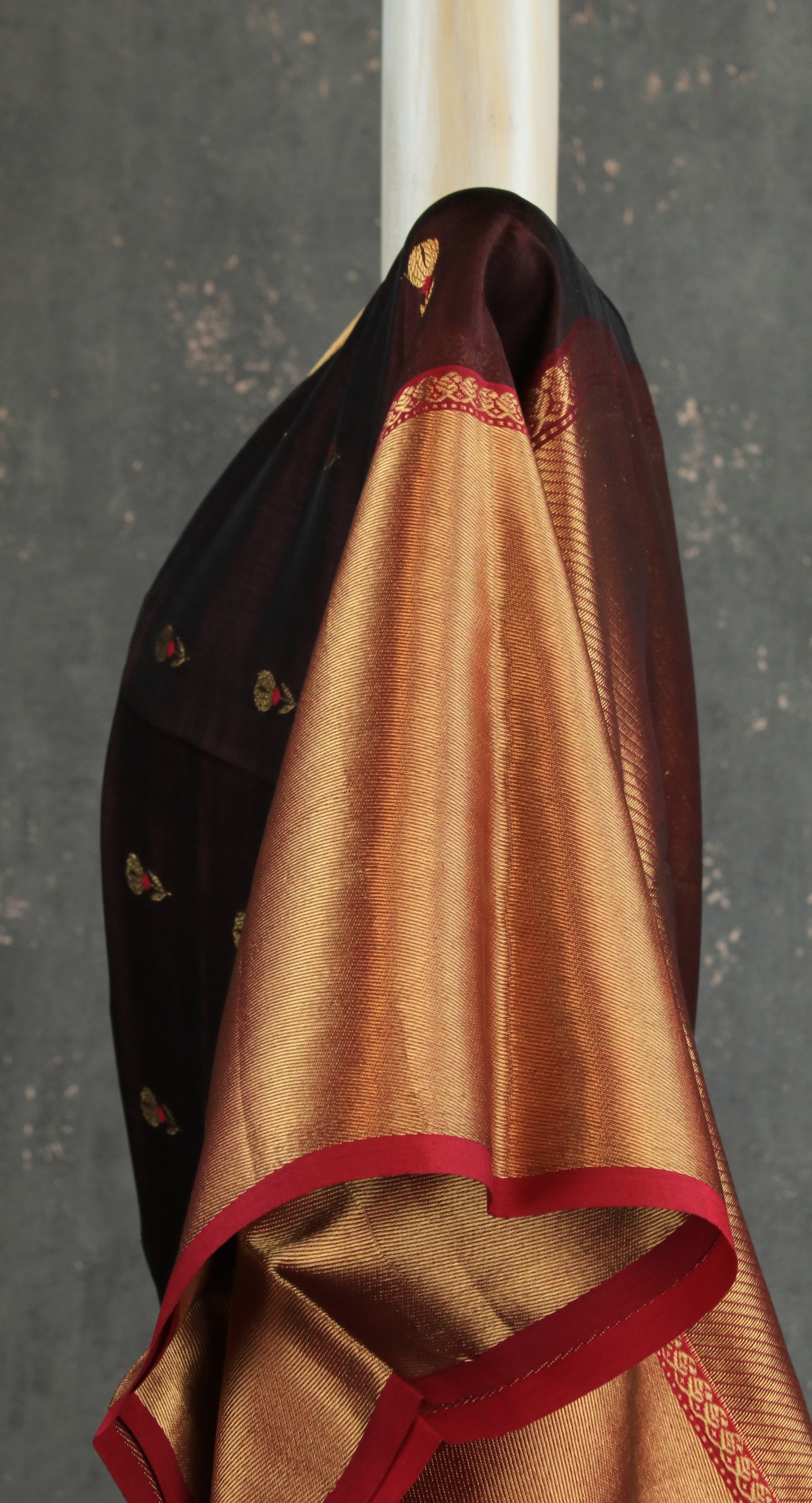 Mahogany Muse | Chanderi