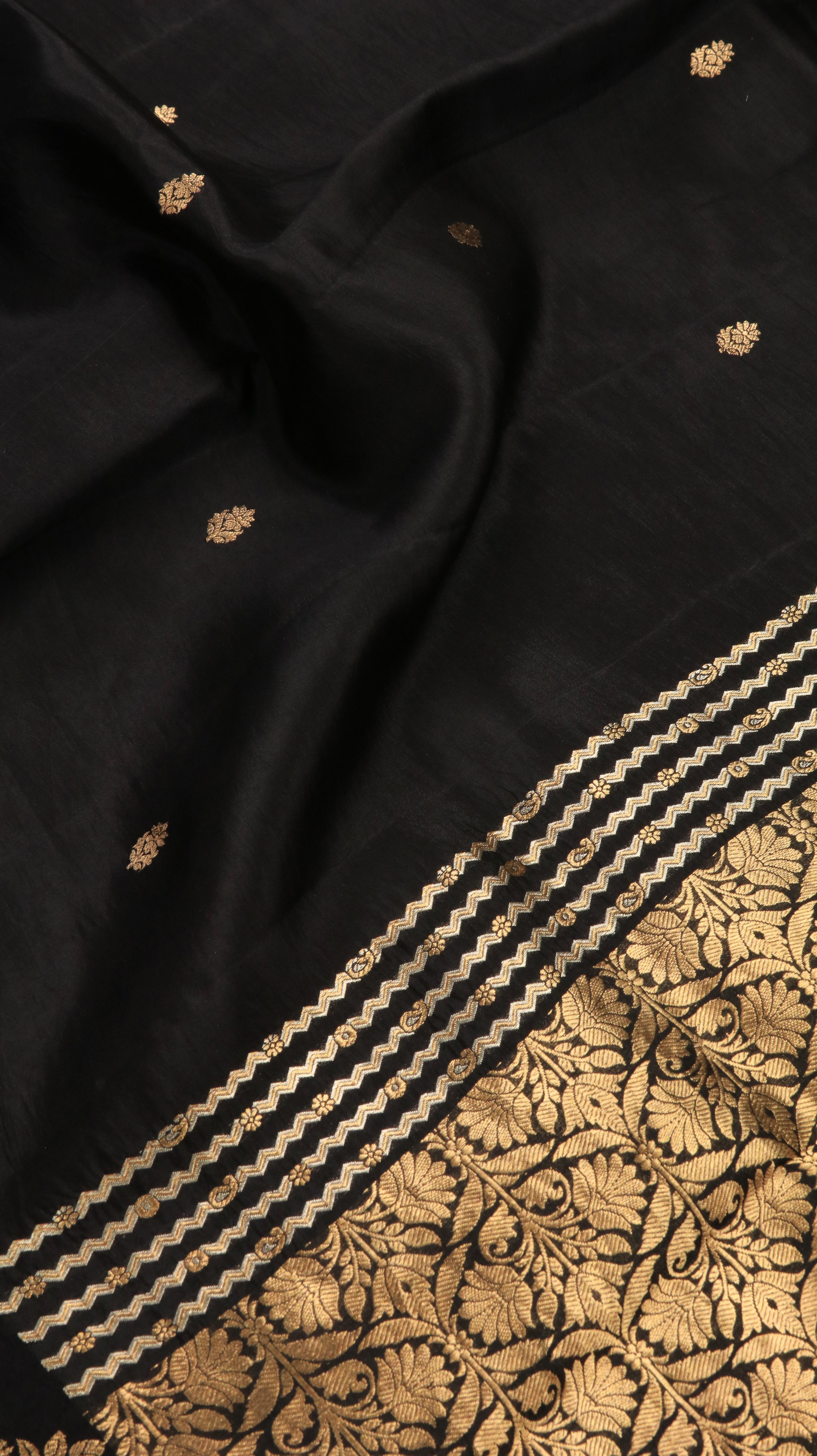 Obsidian Grace | Banarasi