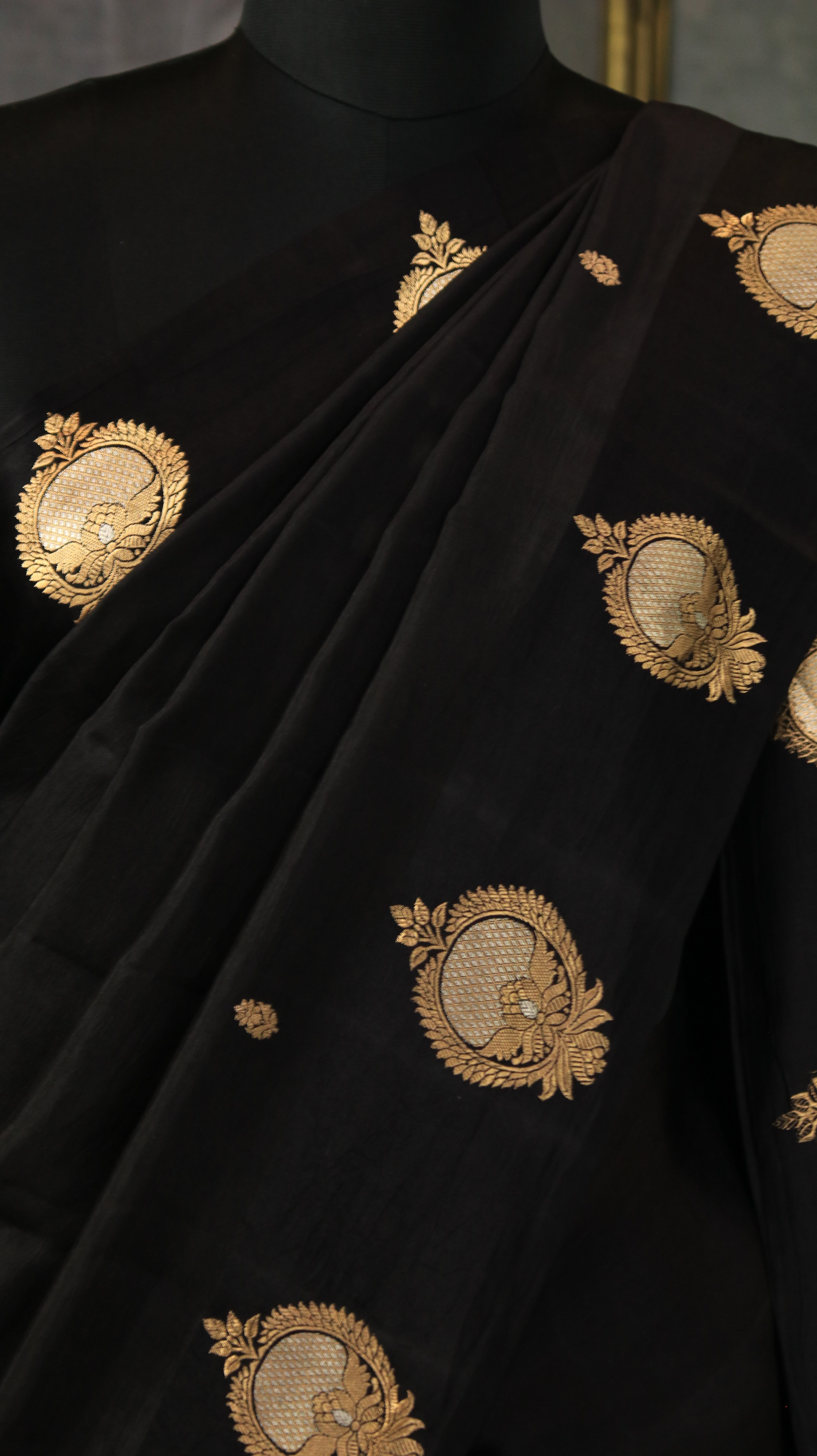 Obsidian Grace | Banarasi