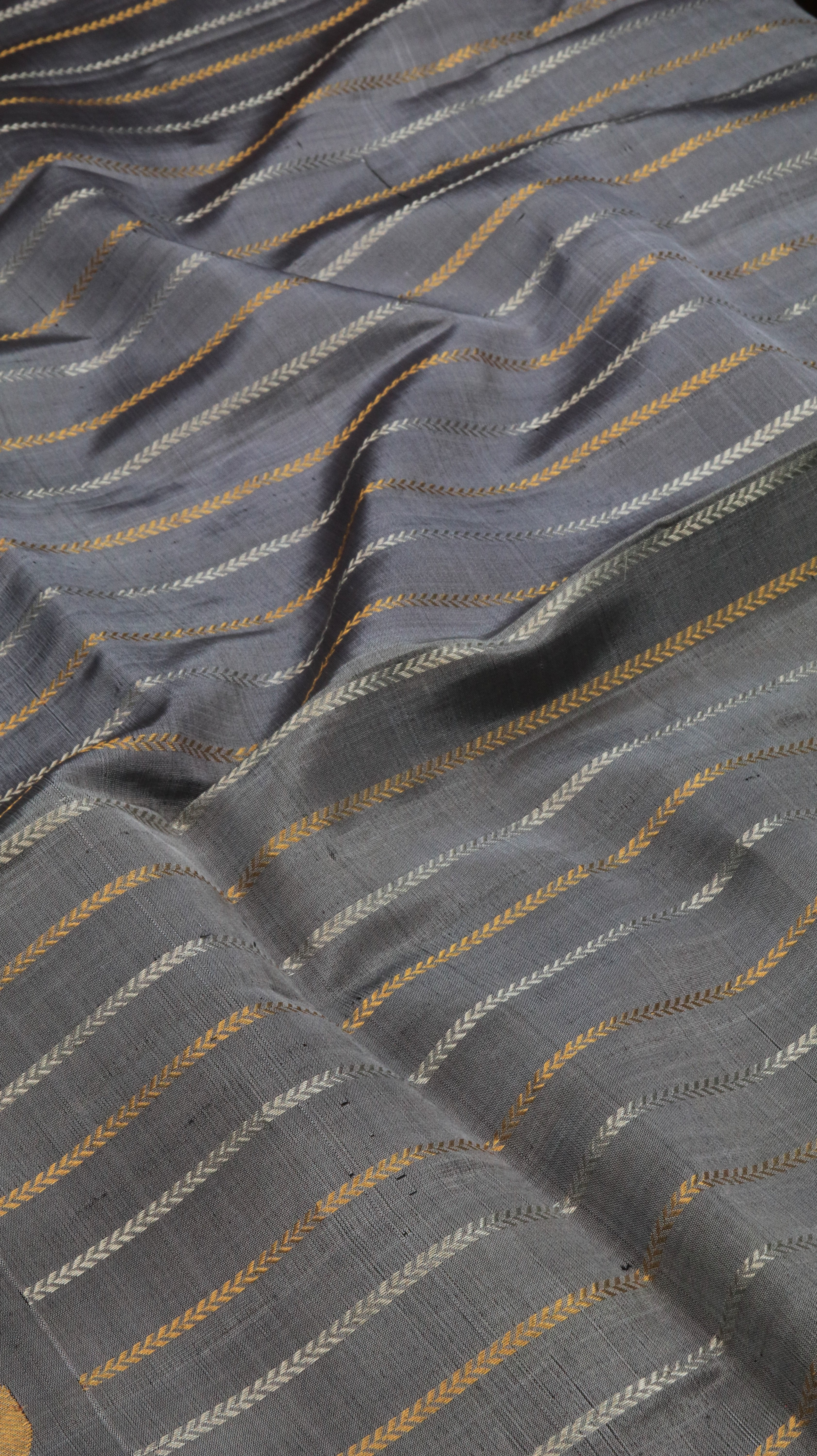 Grey Gleam | Gadwal