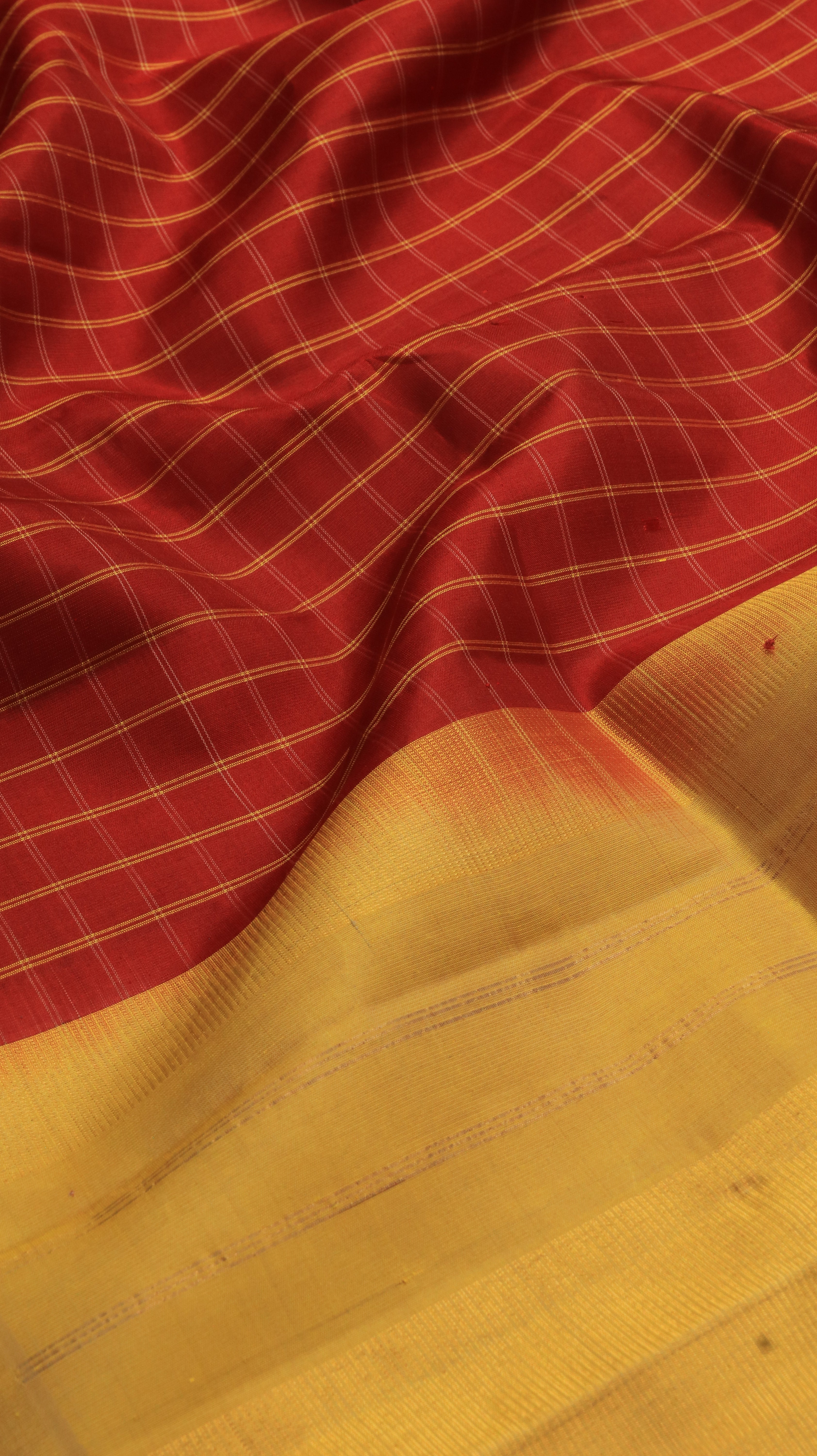 Vermilion Grace | Gadwal