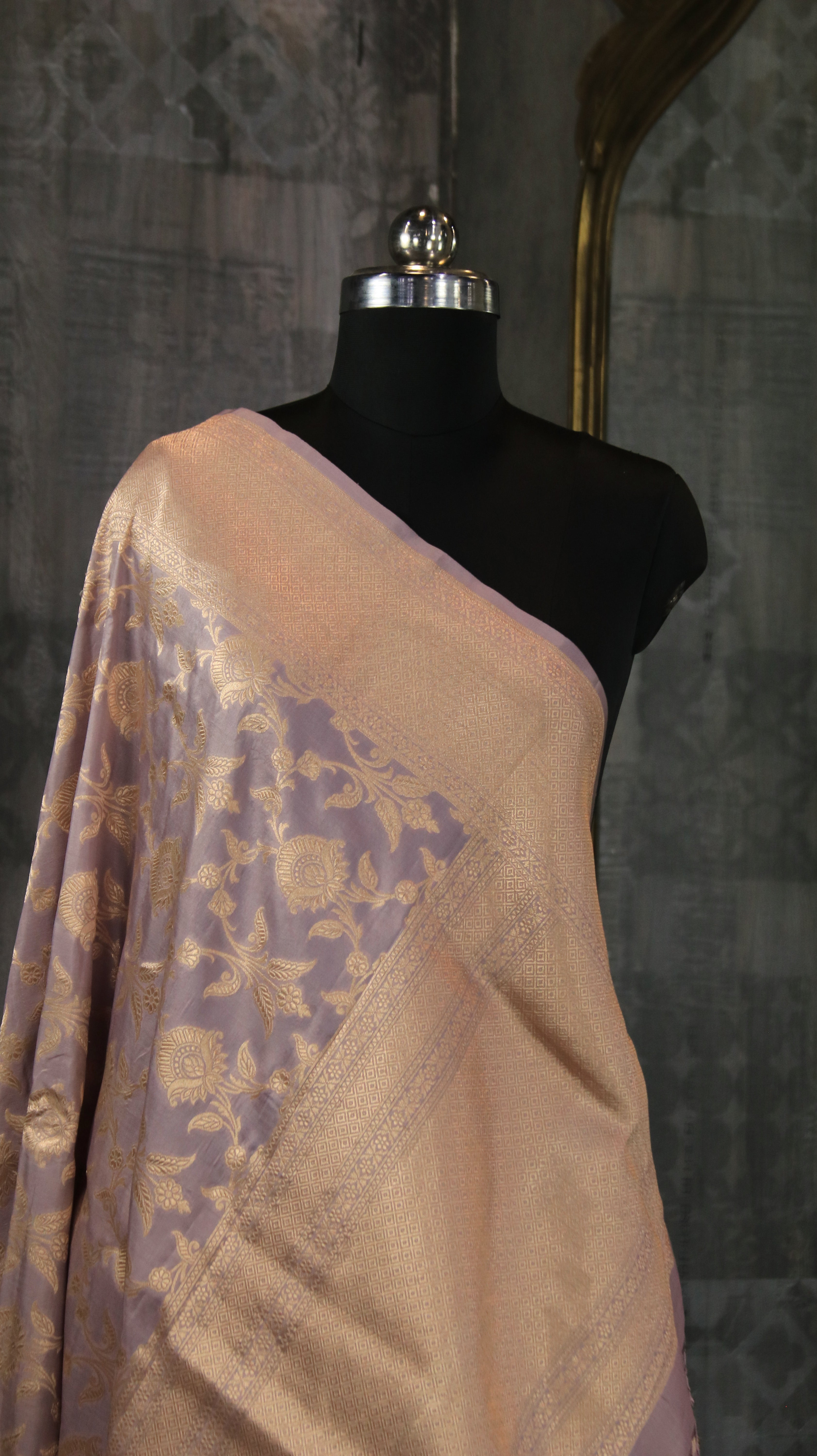 Moonblush | Banarasi