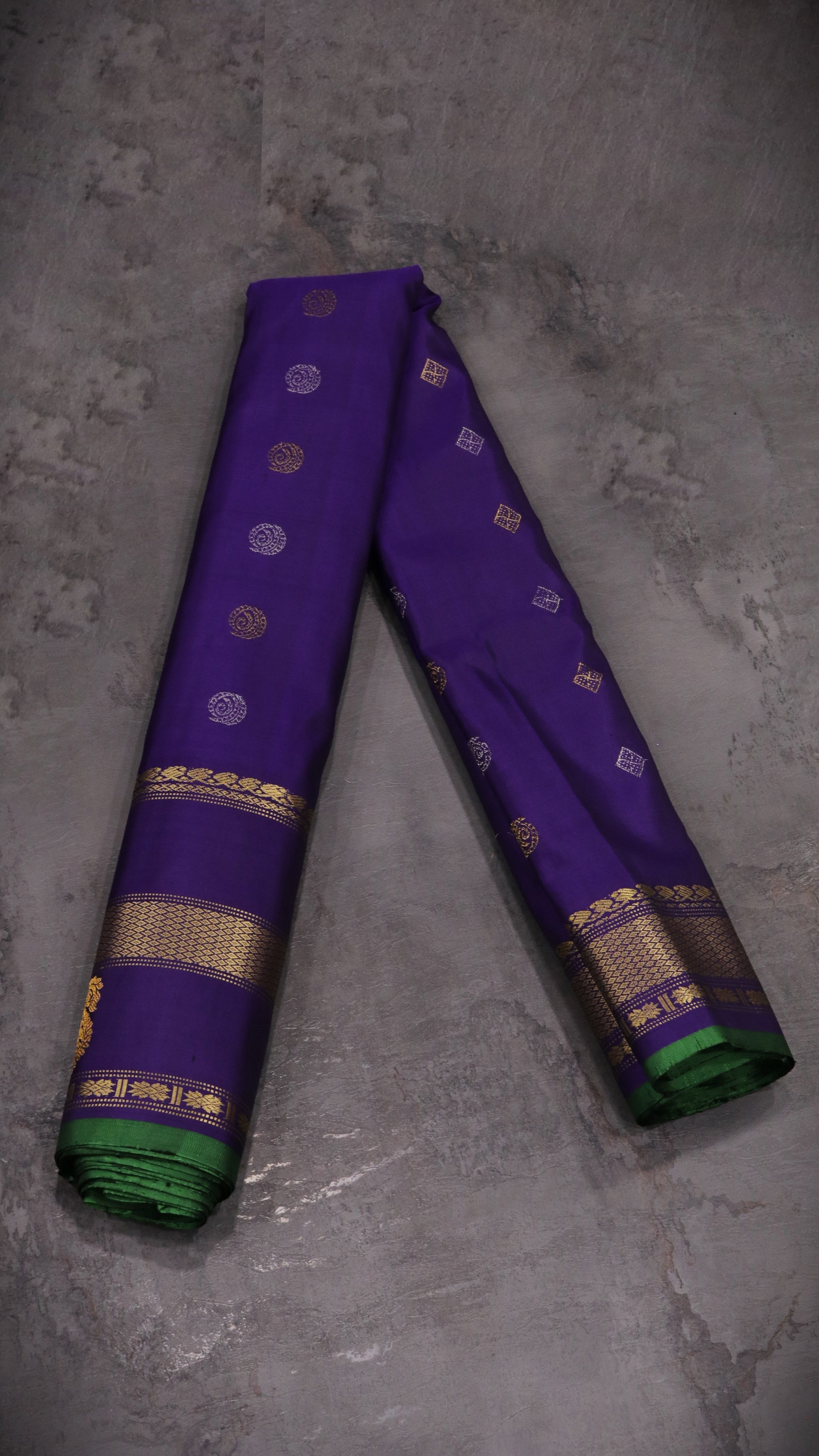 Nila ratna | Gadwal